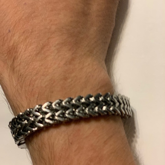 A silver and stainless steel Franco bracelet. - Picture 4 of 4